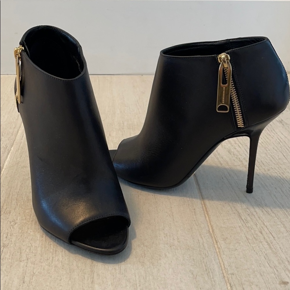 Burberry open toe boots
